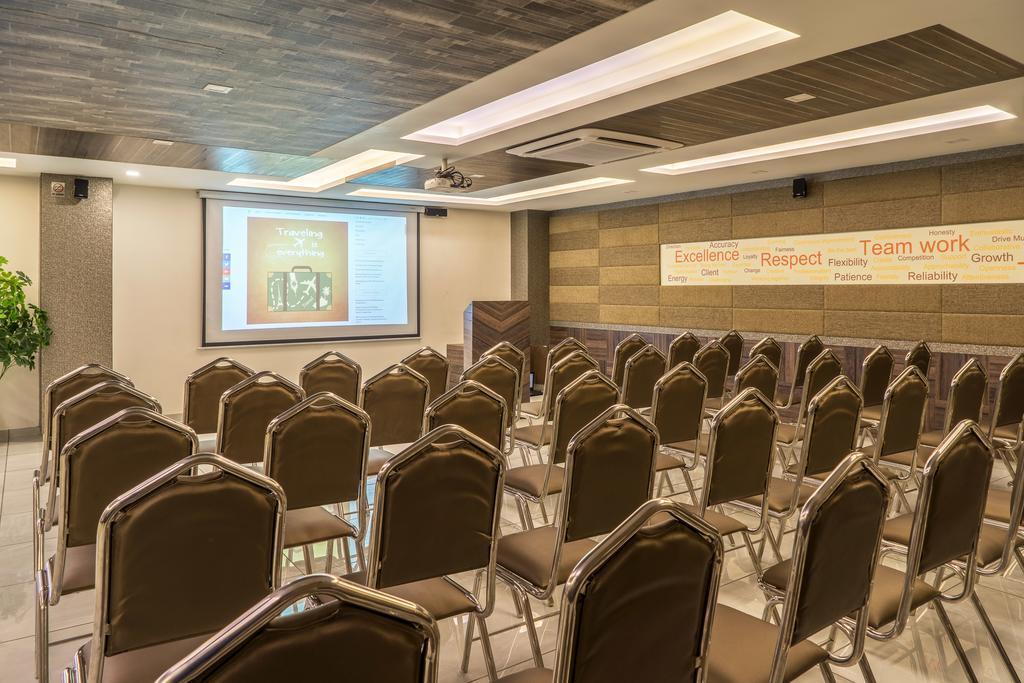 Treebo Unity Hotel Ahmedabad Ngoại thất bức ảnh