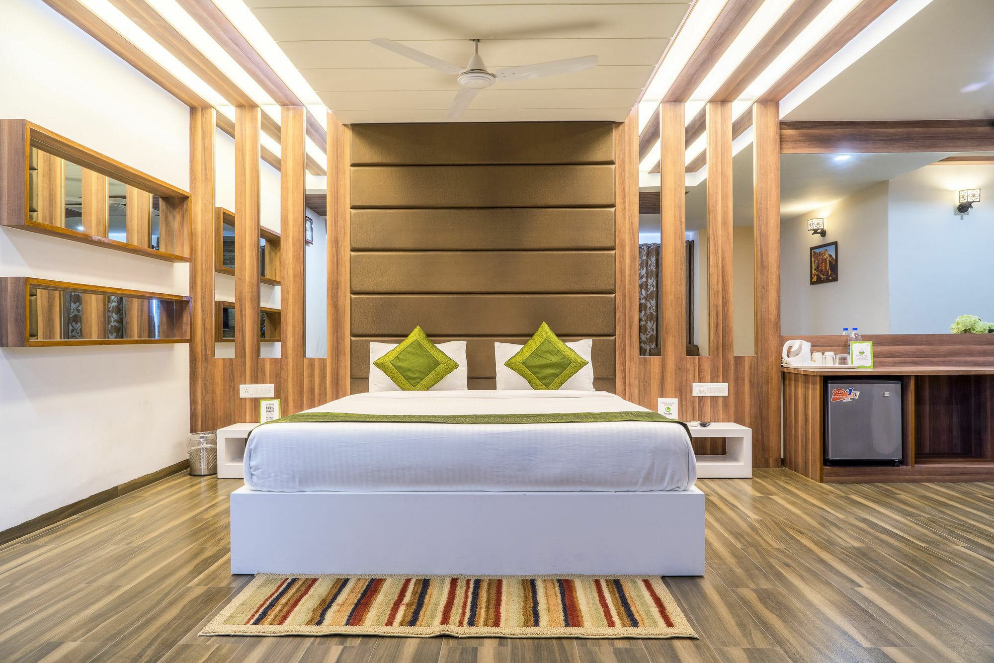 Treebo Unity Hotel Ahmedabad Ngoại thất bức ảnh